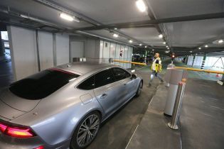 У "Борисполі" відкрили багаторівневий паркінг біля терміналу D