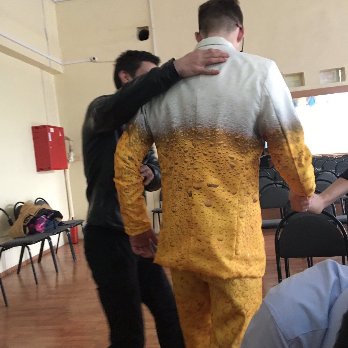 костюм пиво Росія