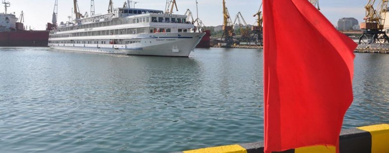 В Одесском морском порту открылся круизный сезон визитом теплохода Viking Sineus