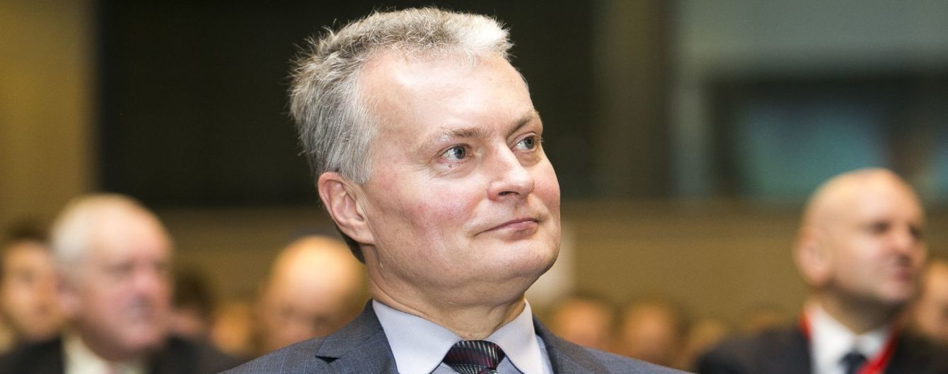 Зеленский по телефону обсудил с президентом Литвы интеграцию в ЕС и НАТО