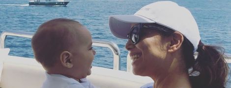 Наслаждается отдыхом в Италии: Ева Лонгория поделилась новыми семейными снимками