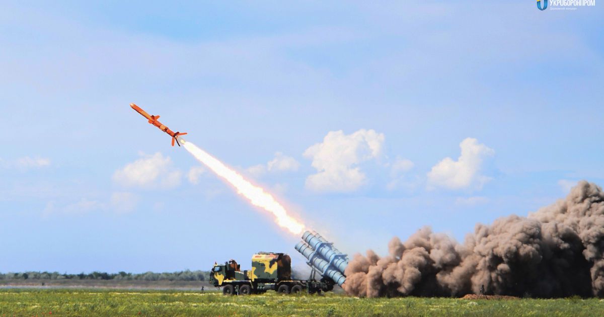За лічені метри над землею: на Одещині випробували першу українську крилату ракету