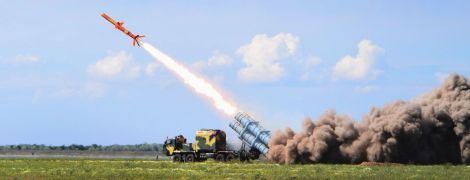 За лічені метри над землею: на Одещині випробували першу українську крилату ракету