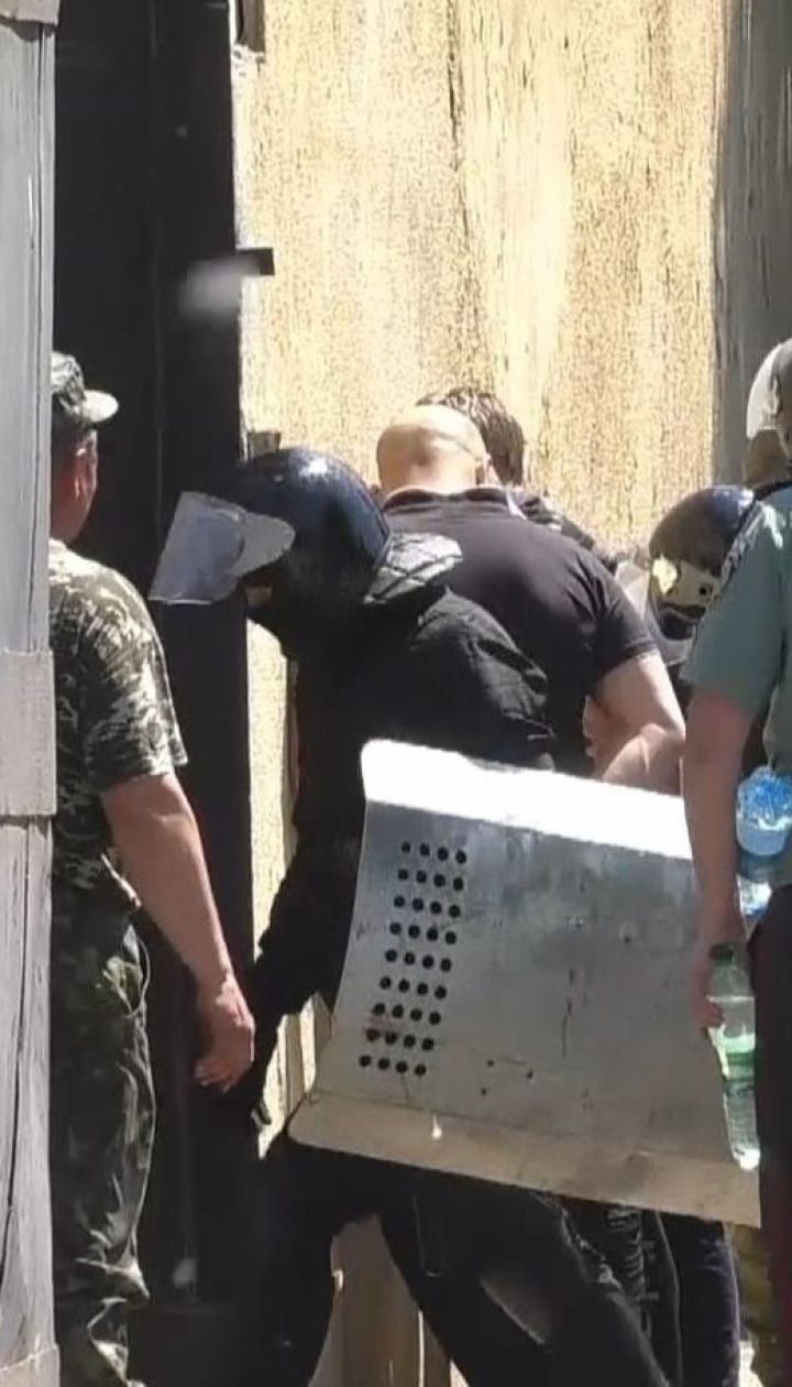 Сім працівників одеської колонії зазнали травм після бунту ув’язнених