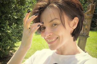 Красива і без макіяжу: Надя Мейхер показала свій повсякденний аутфіт