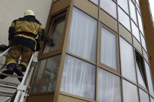 Более 40 жителей Ужгорода звонили спасателям из-за застрявшего кота