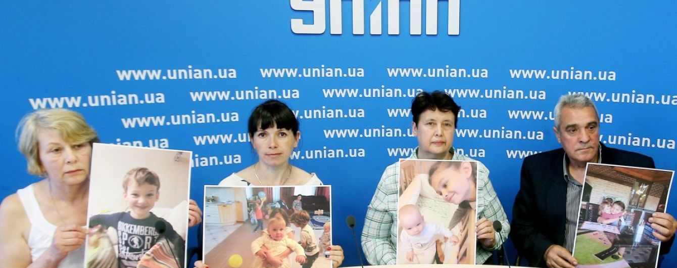 Президентский самолет вылетает в Грузию за 10 детьми арестованной украинки