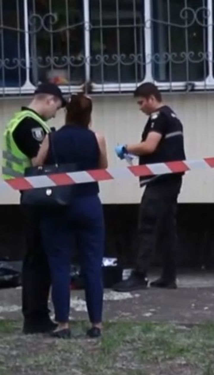 В Киеве выпускник упал с крыши многоэтажки