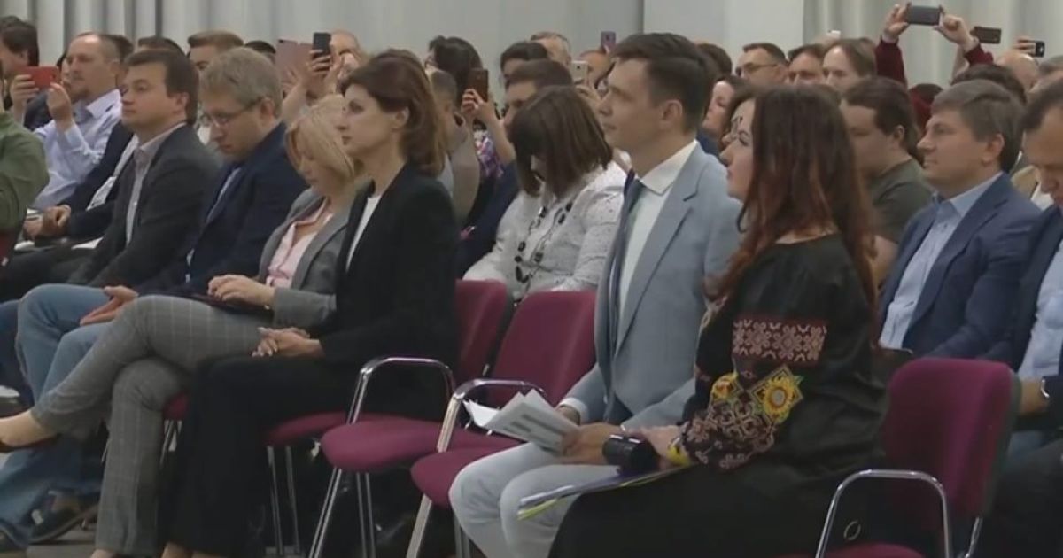 "Лицо с годами не молодеет": депутаты от БПП не уверены в собственном будущем в обновленной партии