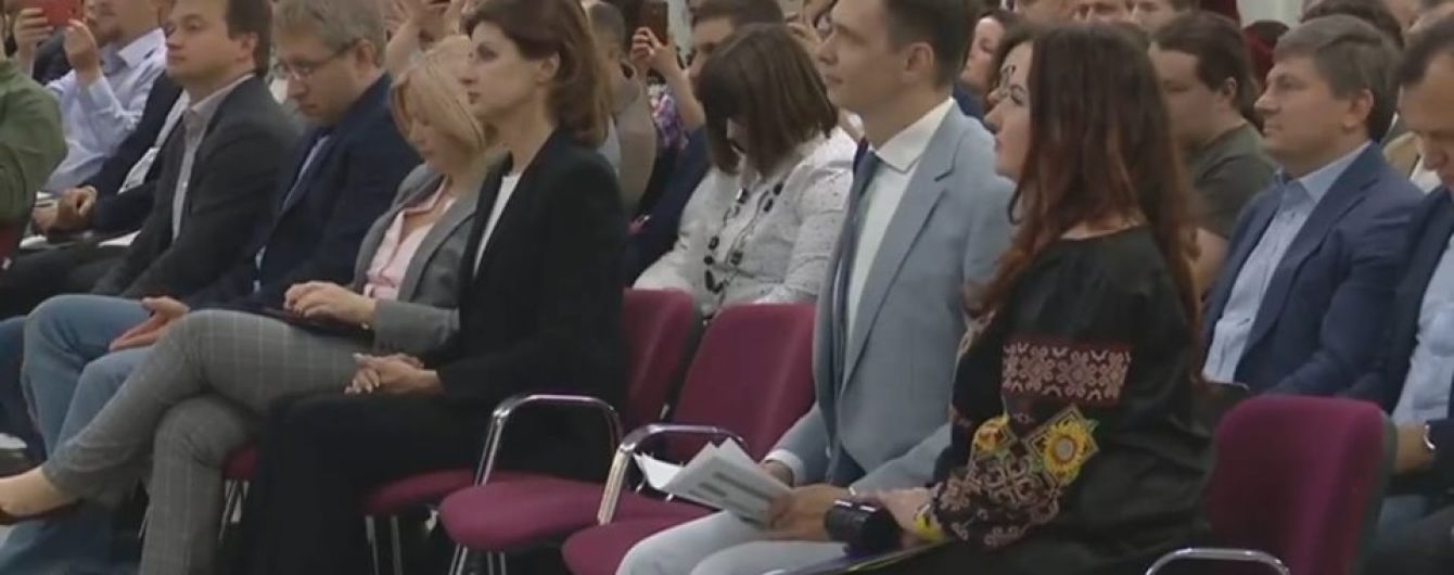 "Обличчя з роками не молодшає": депутати від БПП не впевнені у власному майбутньому в оновленій партії