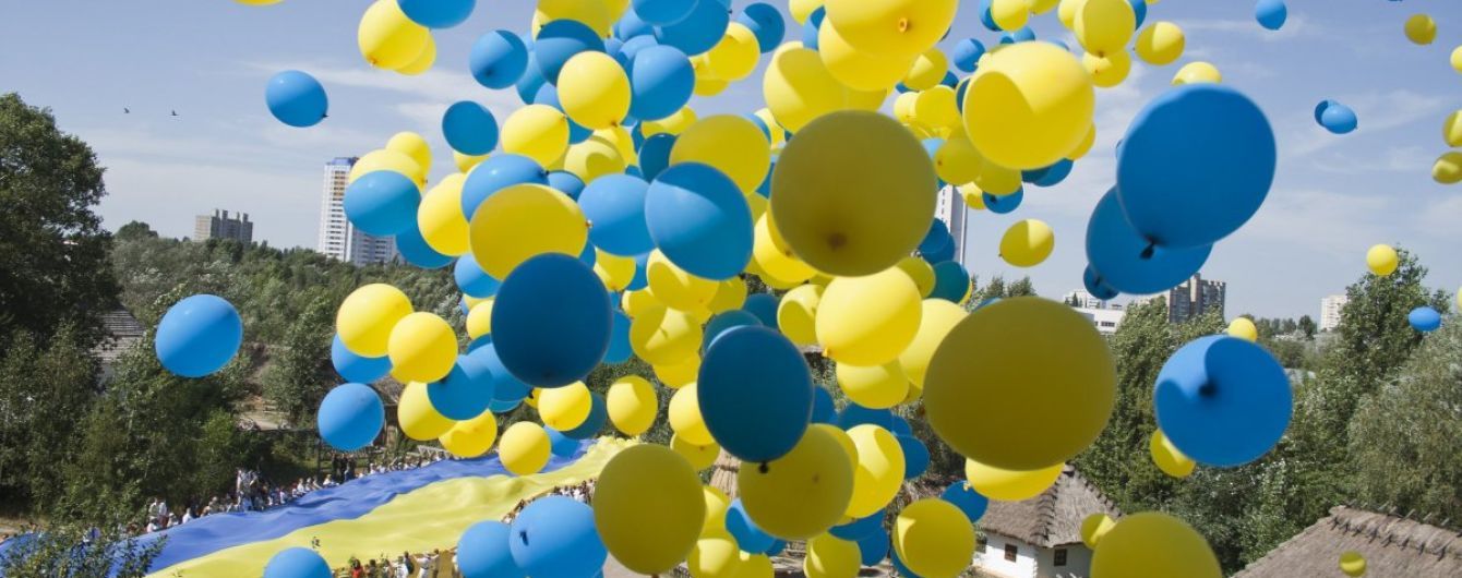 У КМДА закликали відмовитися від повітряних кульок на випускних
