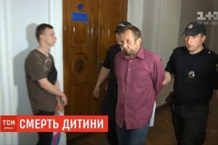 Скандальне вбивство 5-річної дівчинки на Житомирщині: на суді батько зізнався у злочині