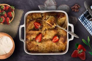 Творожная запеканка с клубникой