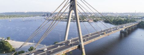 В Киеве ограничат движение на одном из мостов через Днепр