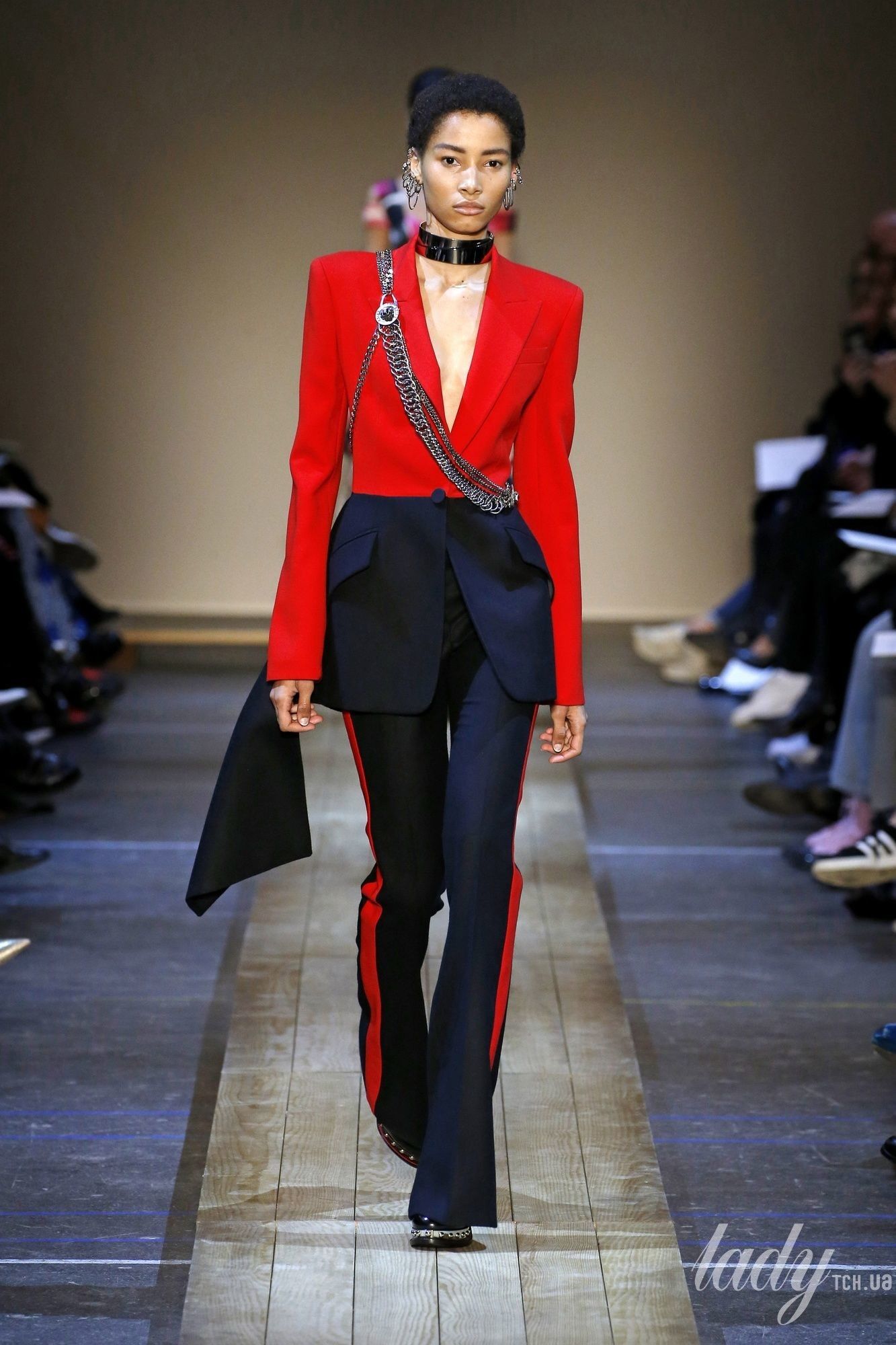Коллекция Alexander McQueen прет-а-порте сезона осень-зима 2019-2020_10