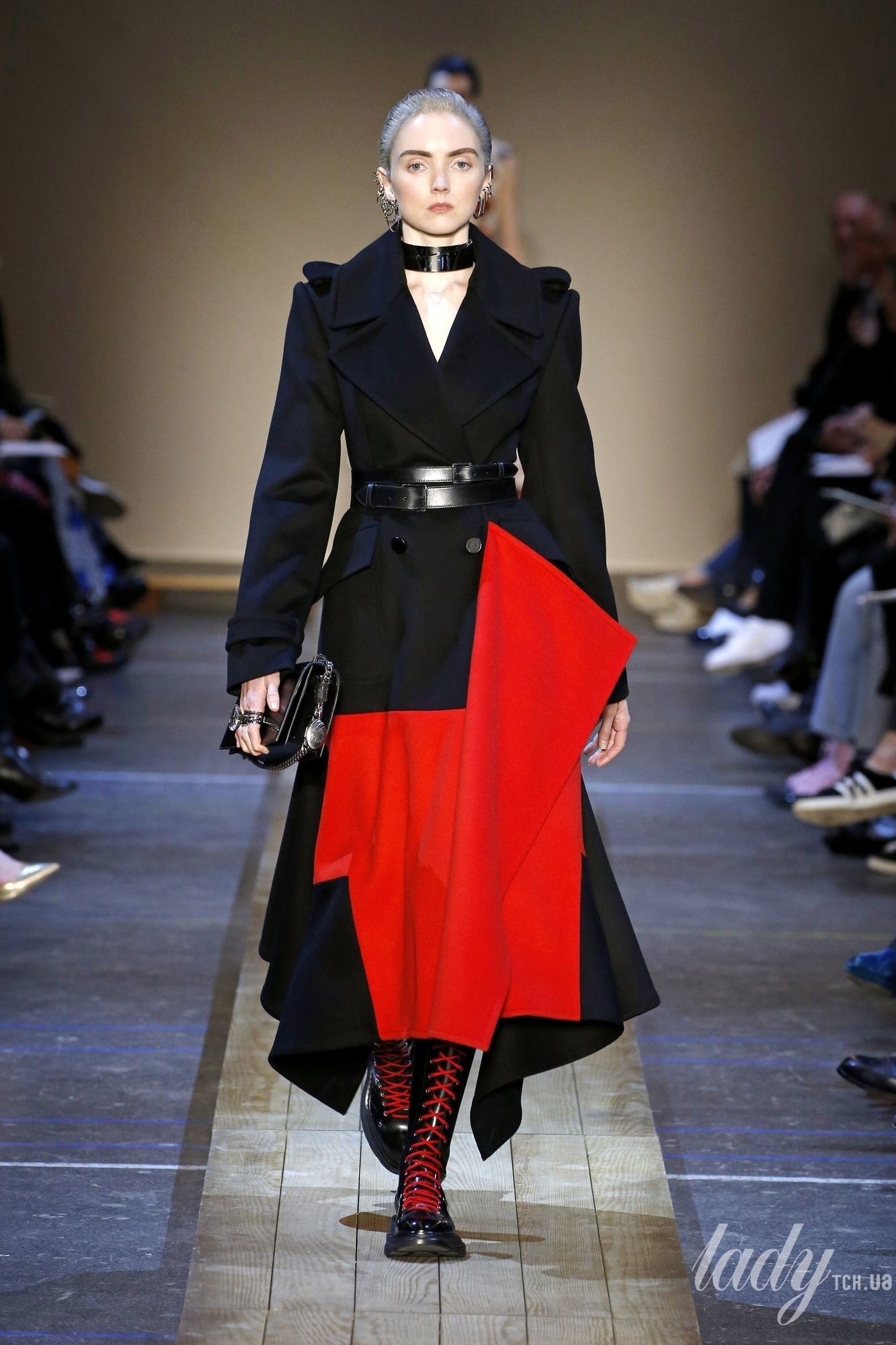 Коллекция Alexander McQueen прет-а-порте сезона осень-зима 2019-2020_8