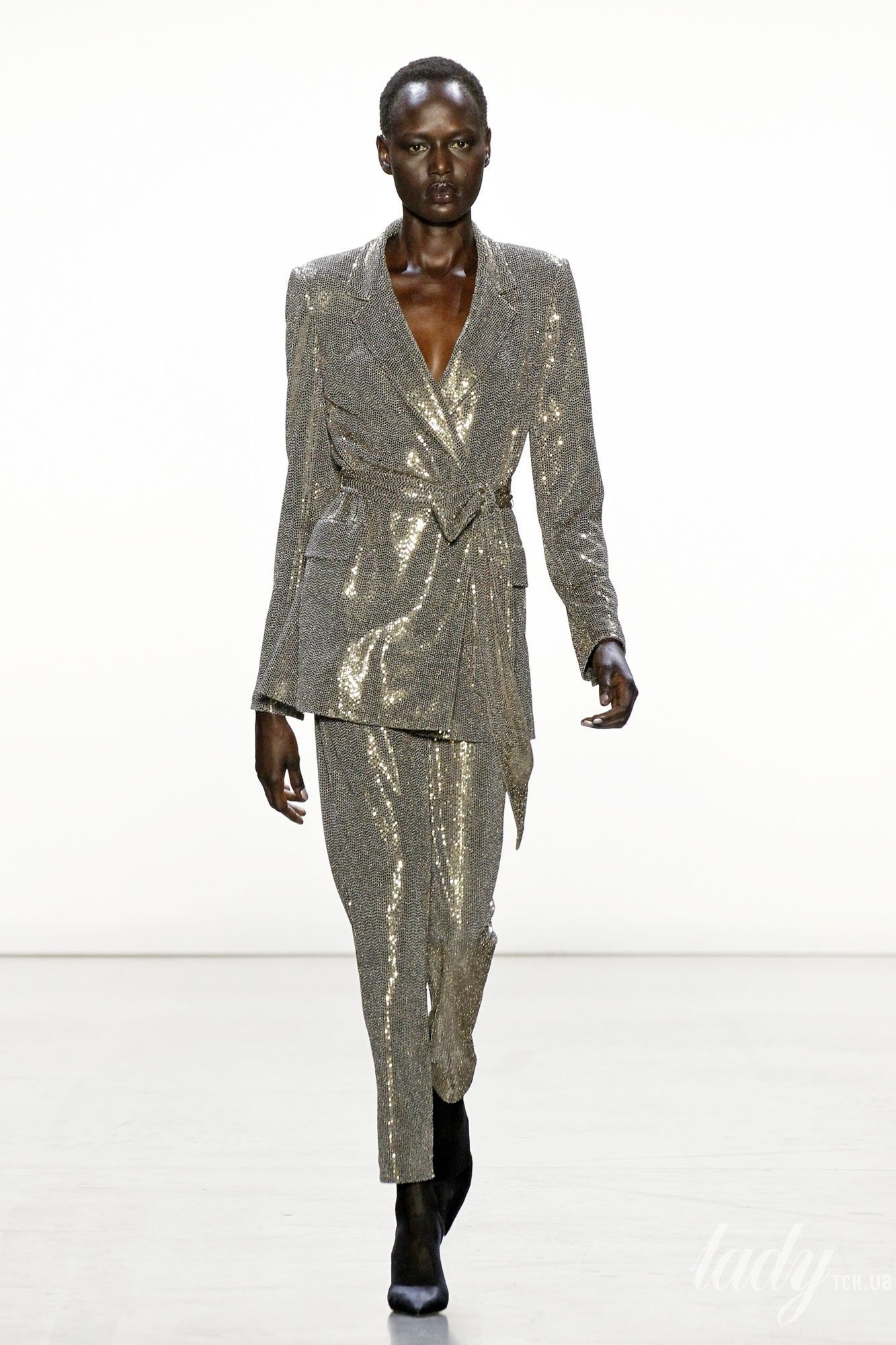Коллекция Badgley Mischka прет-а-порте сезона осень-зима 2019-2020_1