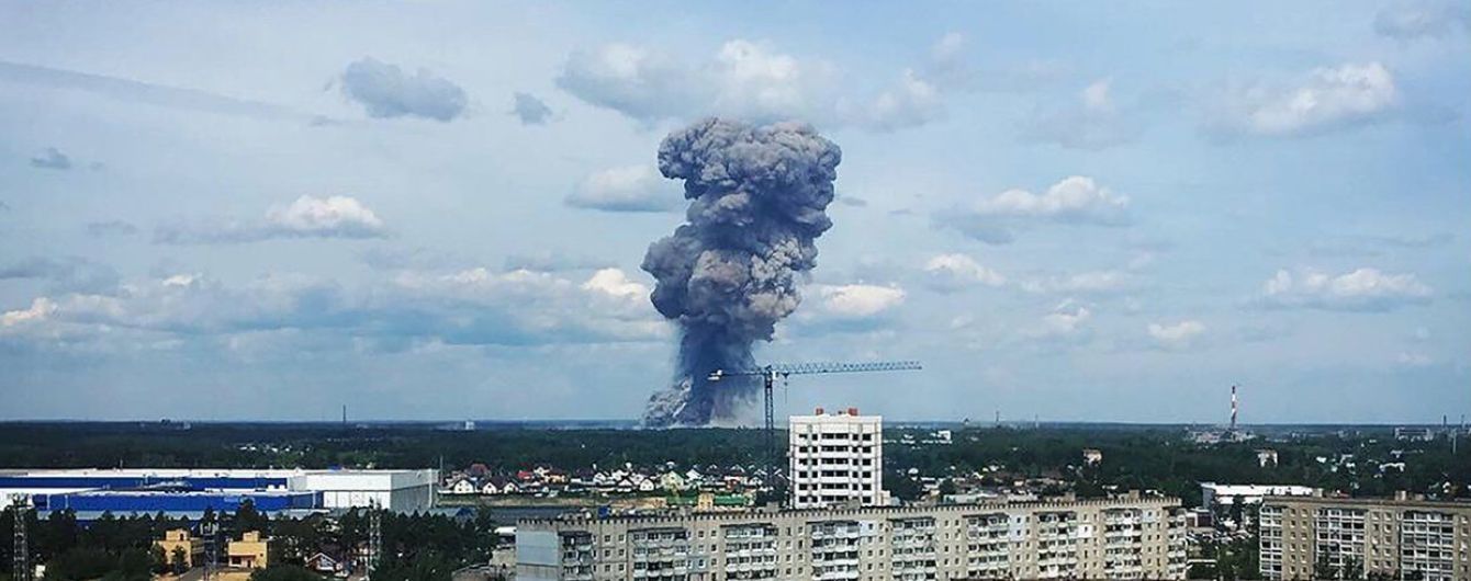 На оборонном заводе в РФ произошла серия взрывов. Пострадали более 75 человек, введен режим ЧС