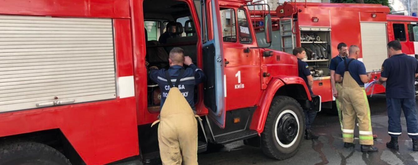 В Киеве напротив резиденции Филарета загорелся дом