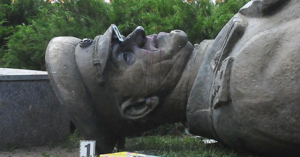 У Харкові скандальному проспекту знову повернули ім’я маршала Жукова