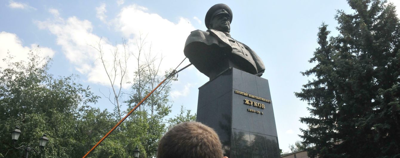 Кернес повернув бюст Жукова до Харкова