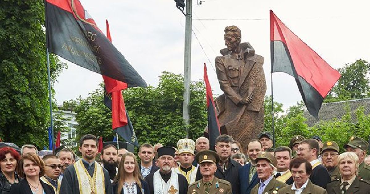 Польща та Ізраїль протестують проти відкриття пам'ятника Шухевичу в Івано-Франківську