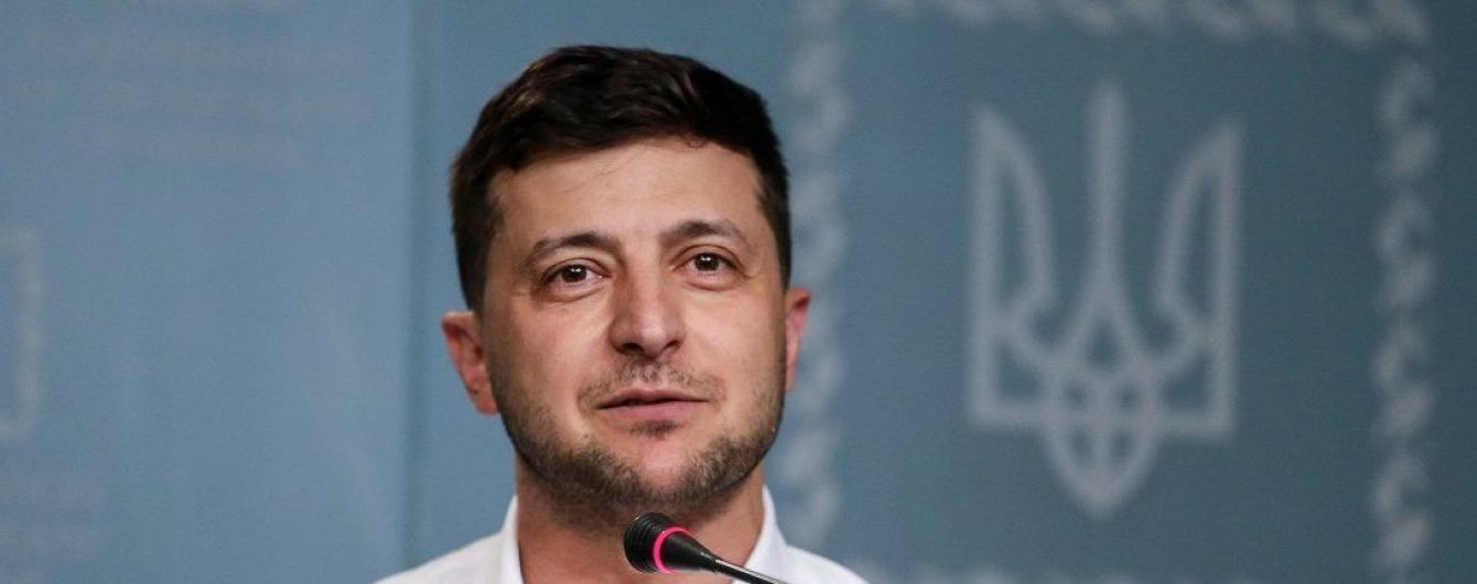 Зеленский предоставил гражданство 14 иностранцам, которые воевали на Донбассе
