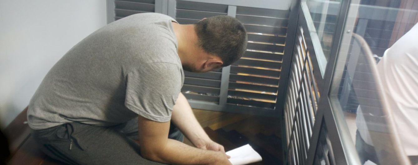Десятки спецназовцев и исчезновение орудия убийства: как в Киеве суд арестовал подозреваемых в убийстве ребенка копов