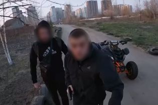 ДБР оголосило підозру полісмену, який хуліганив із пістолетом та травмував водія