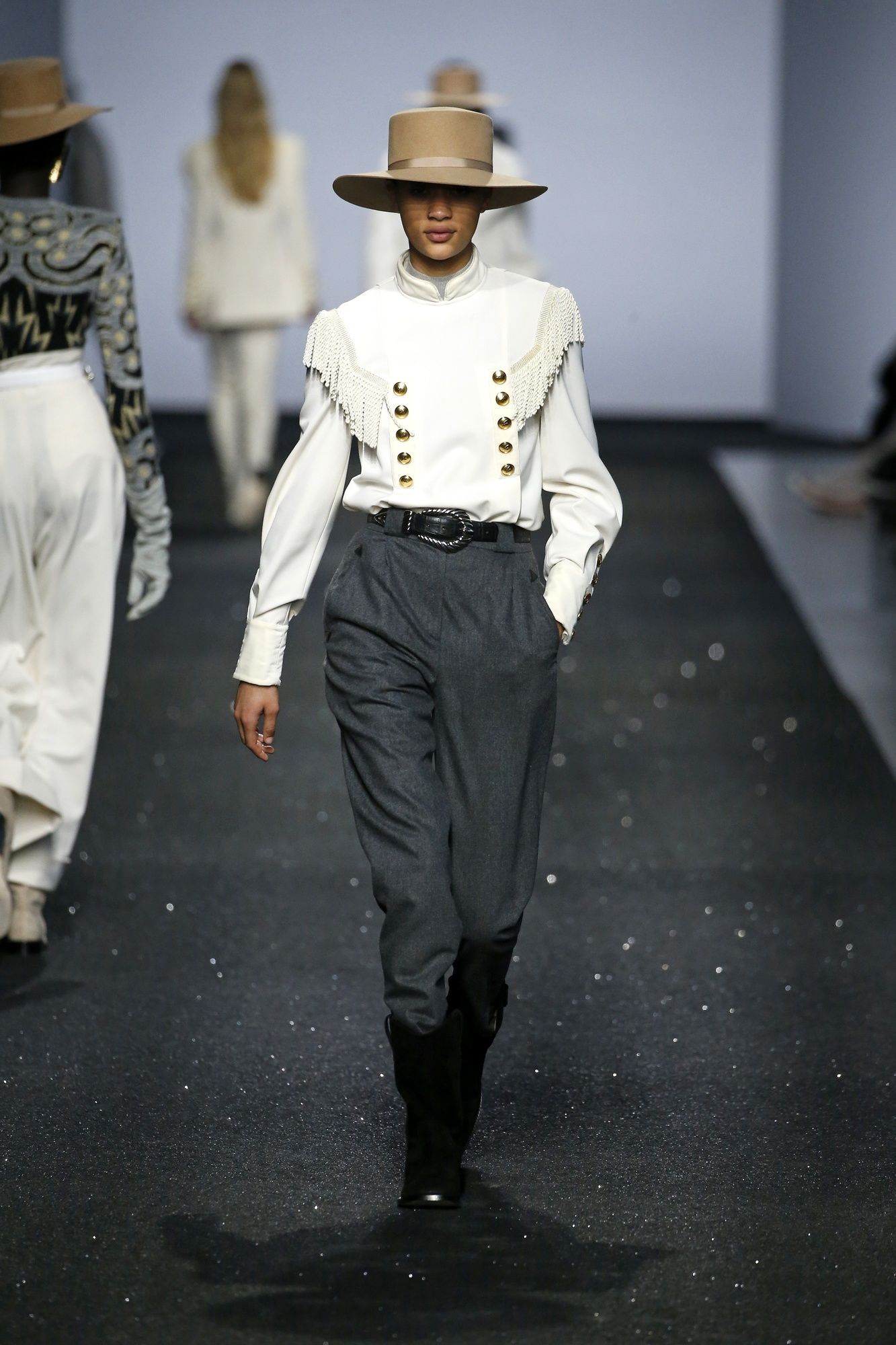 Коллекция Alberta Ferretti прет-а-порте сезона осень-зима 2019-2020_7