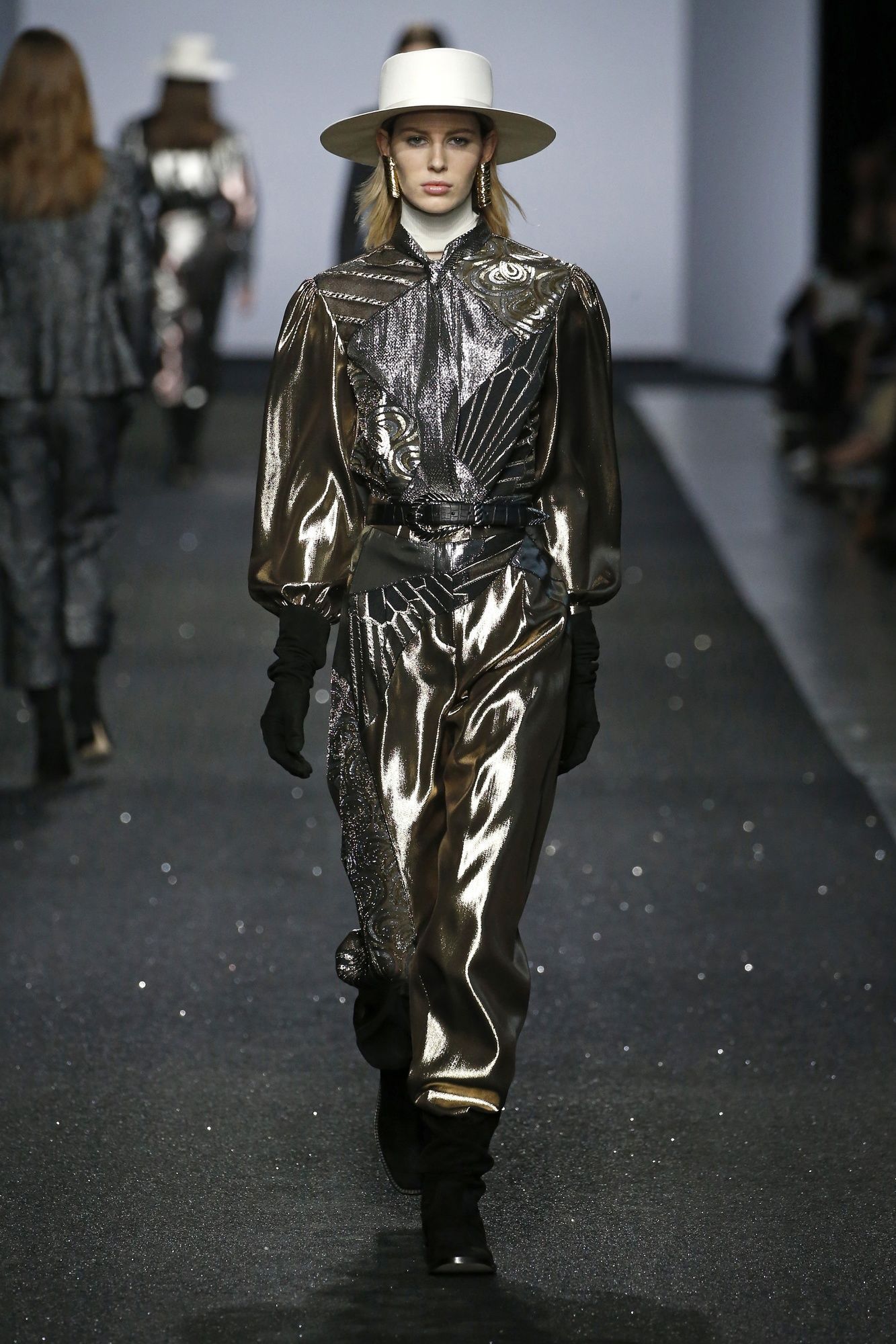 Коллекция Alberta Ferretti прет-а-порте сезона осень-зима 2019-2020_40