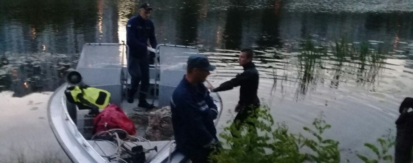 В Киеве из Русановского канала вытащили тело мужчины