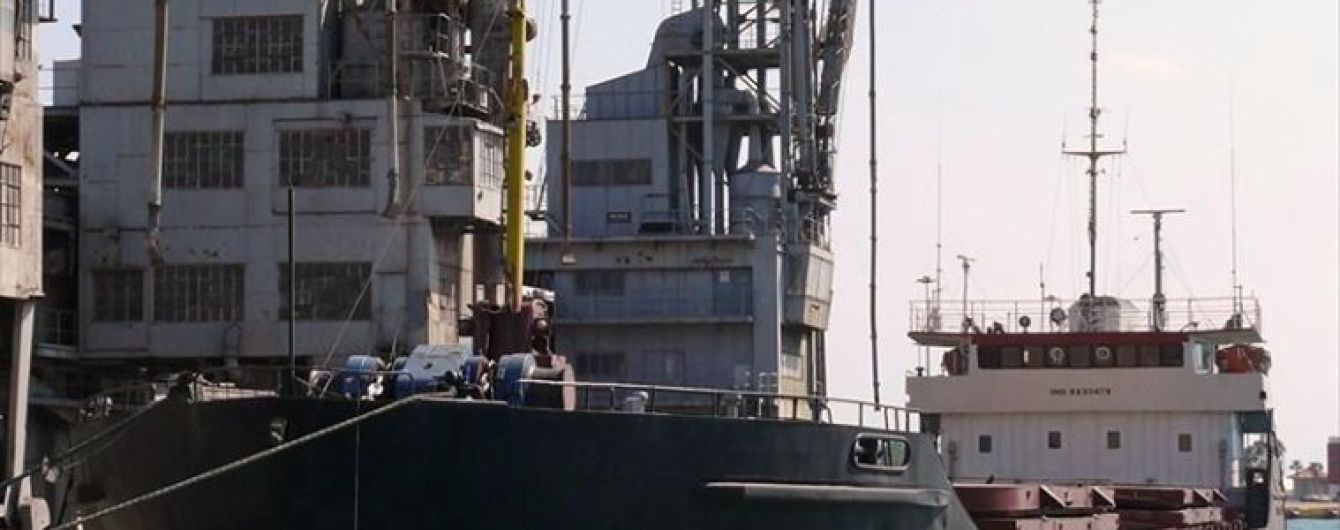 Пограничники не стали задерживать российское судно, которое на 5 миль зашло в территориальные воды Украины