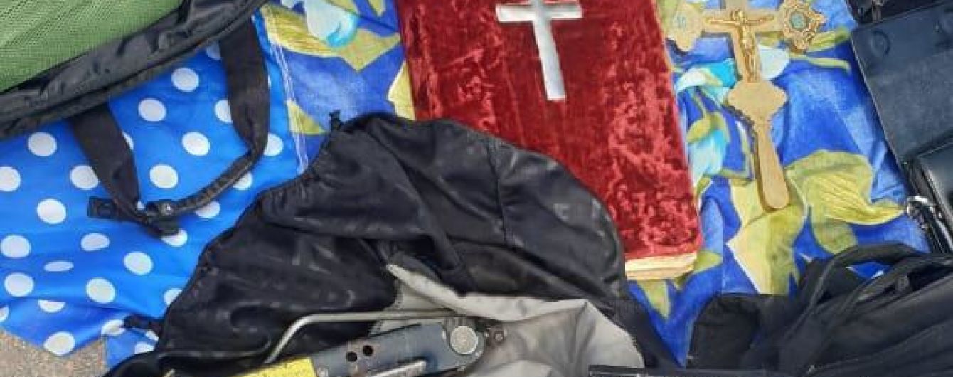 Полиция задержала мужчину, который обокрал 40 храмов в Украине