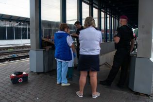 С билетом на поезд: в Киеве на вокзале нашли тело мужчины