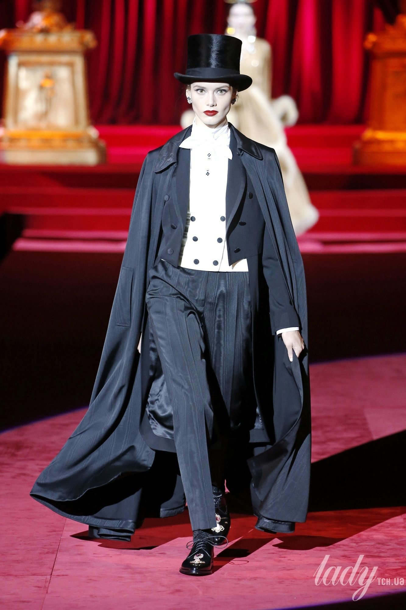 Коллекция Dolce & Gabbana прет-а-порте сезона осень-зима 2019-2020_14