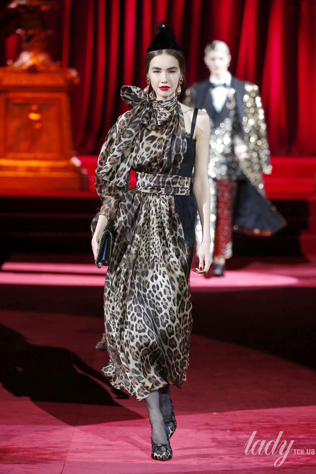 Коллекция Dolce & Gabbana прет-а-порте сезона осень-зима 2019-2020_27