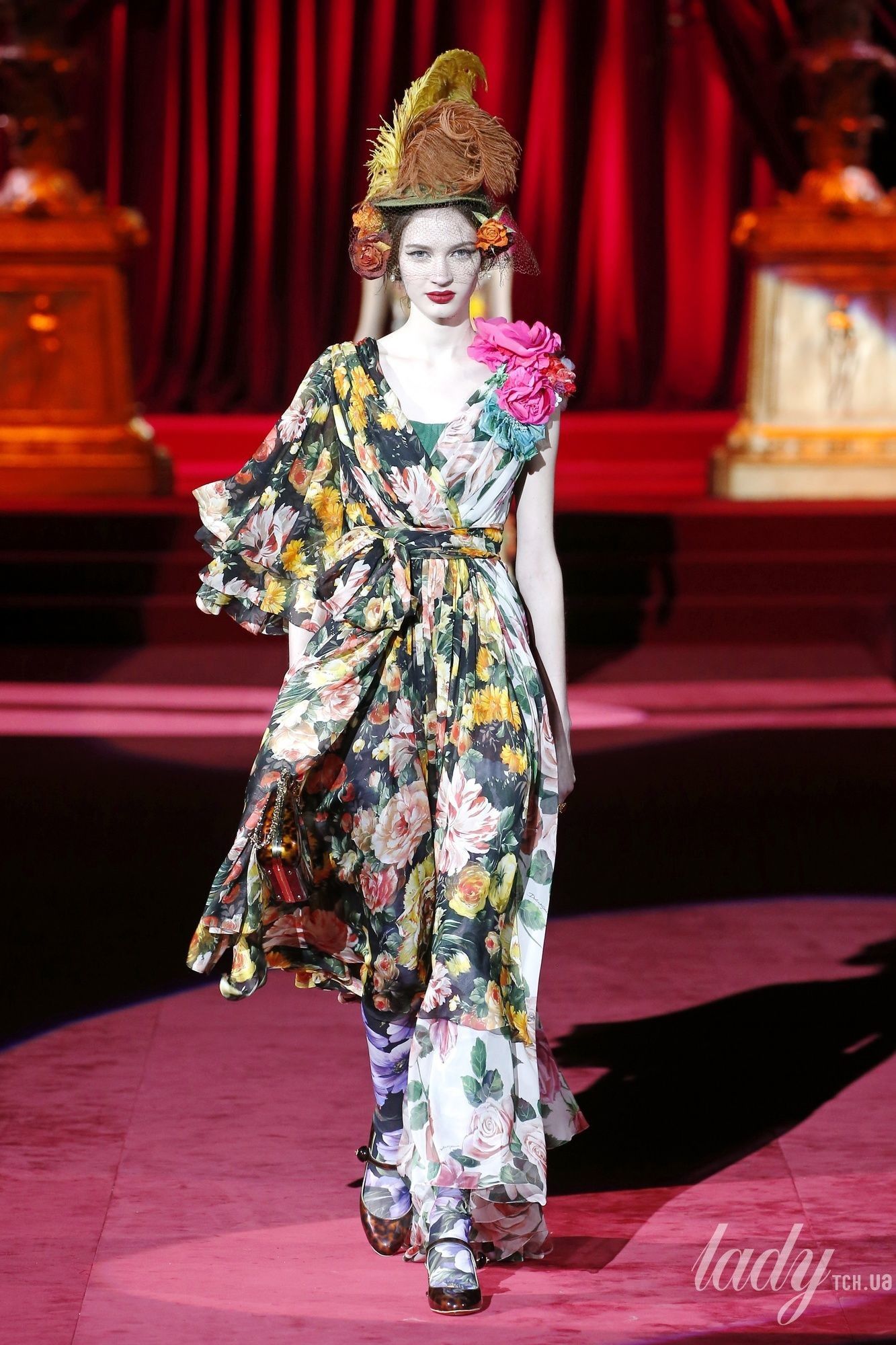Коллекция Dolce & Gabbana прет-а-порте сезона осень-зима 2019-2020_43