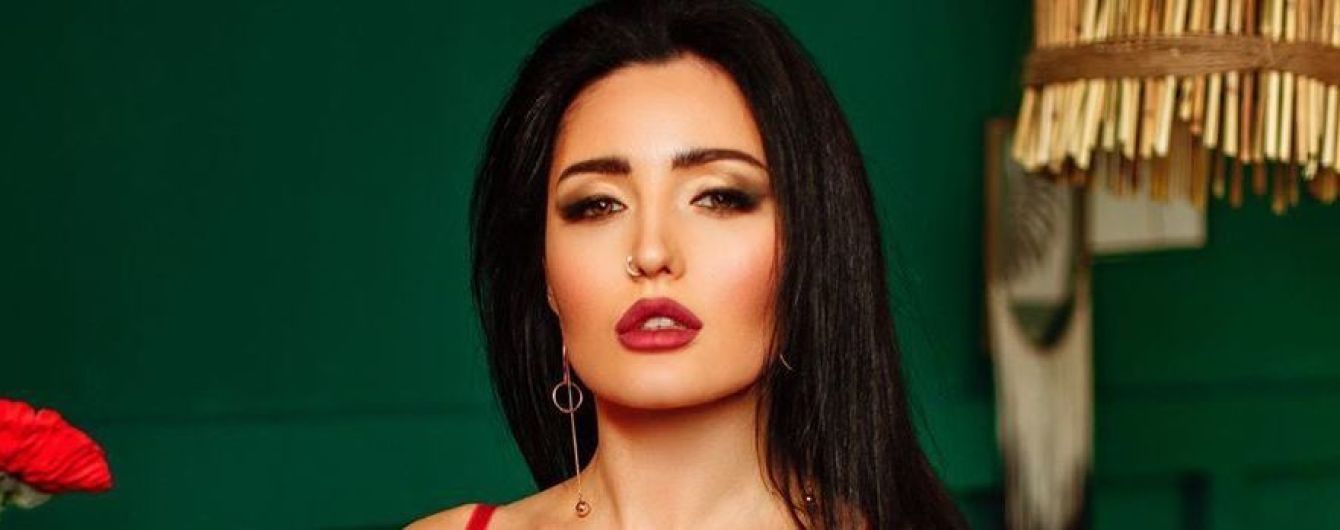 Сексуальная красотка: Анна Добрыднева показала фото в кружевном белье