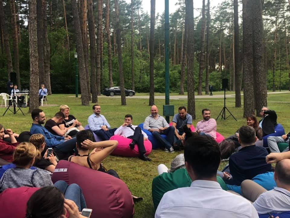 Зеленський зустрівся з журналістами