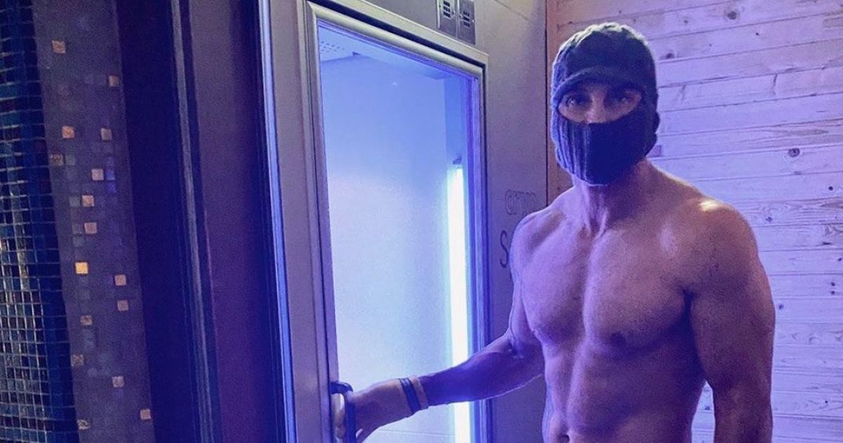 Володимир кличко у трусах: ексчемпіон похизувався фізичною формою перед кріосауною фото