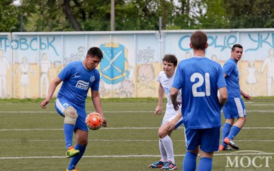 Маркевич пограв у футбол з прикордонниками. / © Мост-Днепр