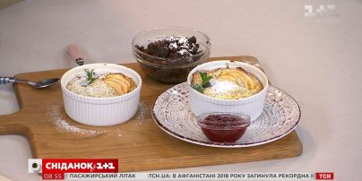 Руслан Сеничкин готовит сырную запеканку с маком