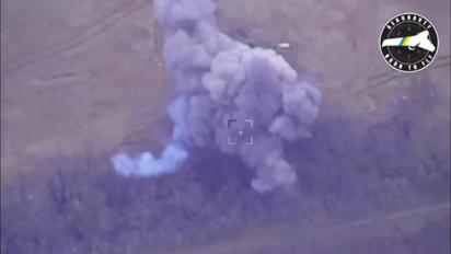 Українські бійці показали знищення російської САУ