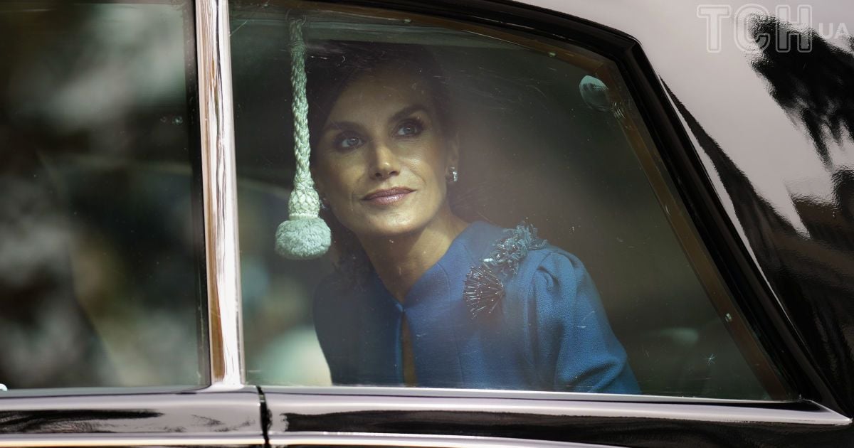 Queen Letizia of Spain’s Graceful Blue Dress at Princess Leonor’s 18th Birthday Ceremony