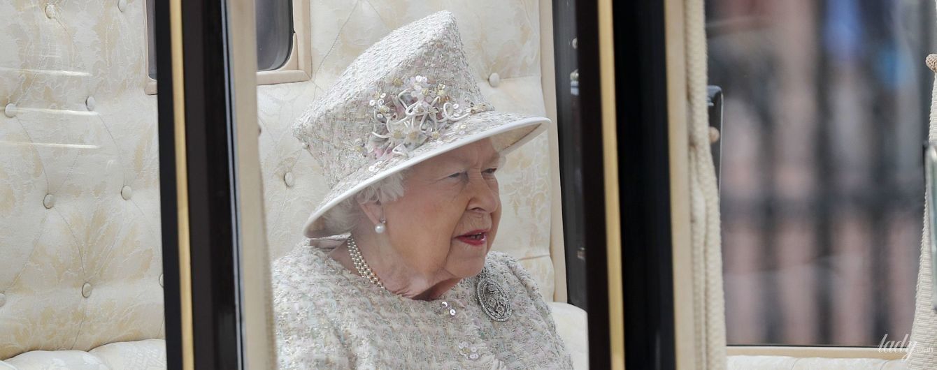 Как праздновали 93-летие монарха: королева Елизавета II в золотой карете приехала на парад