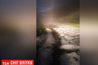 На Житомирщине неожиданно выпал снег