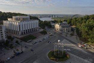 В Администрации президента рассматривают возможность переезда в Украинский дом - СМИ