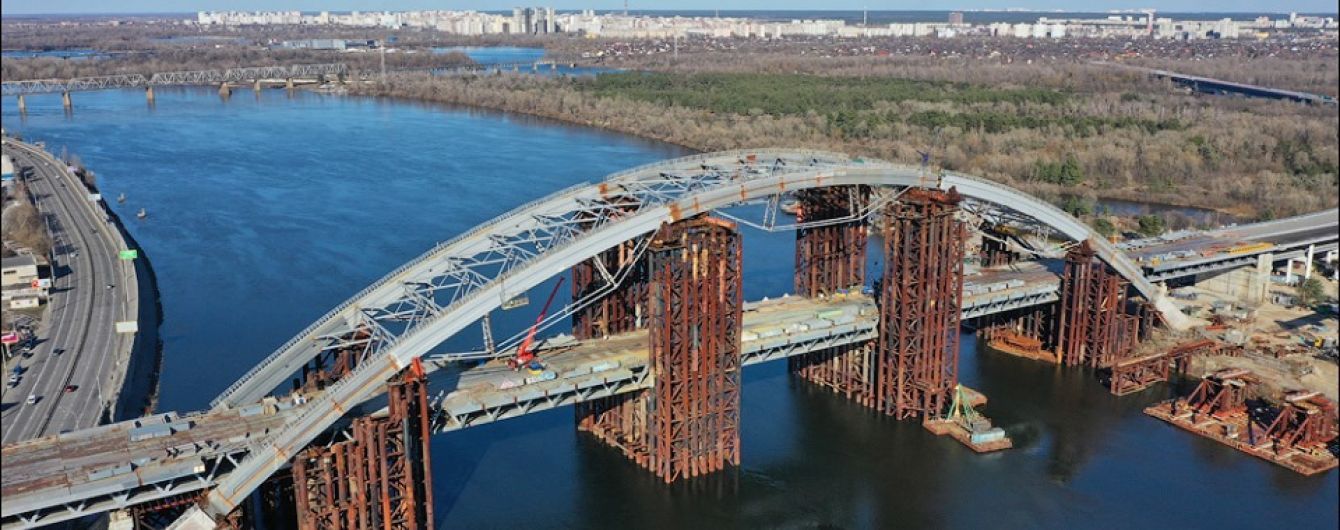 В горсовете Киева рассказали о работе на Шулявском и Подольском мостах