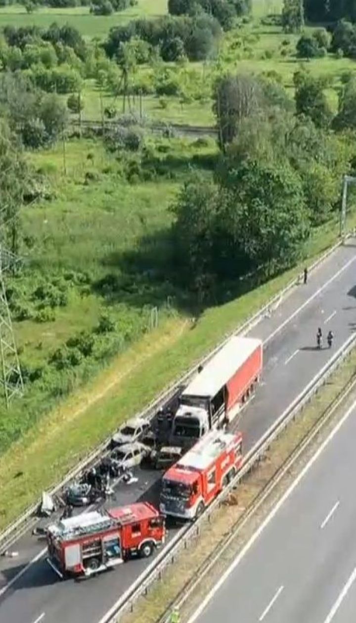 Украинец спас женщину и двух детей в аварии в Польше